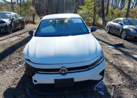 2025 Volkswagen Jetta 1.5T Sport из США, поврежденный, VIN 3VWBX7BU2SM056404